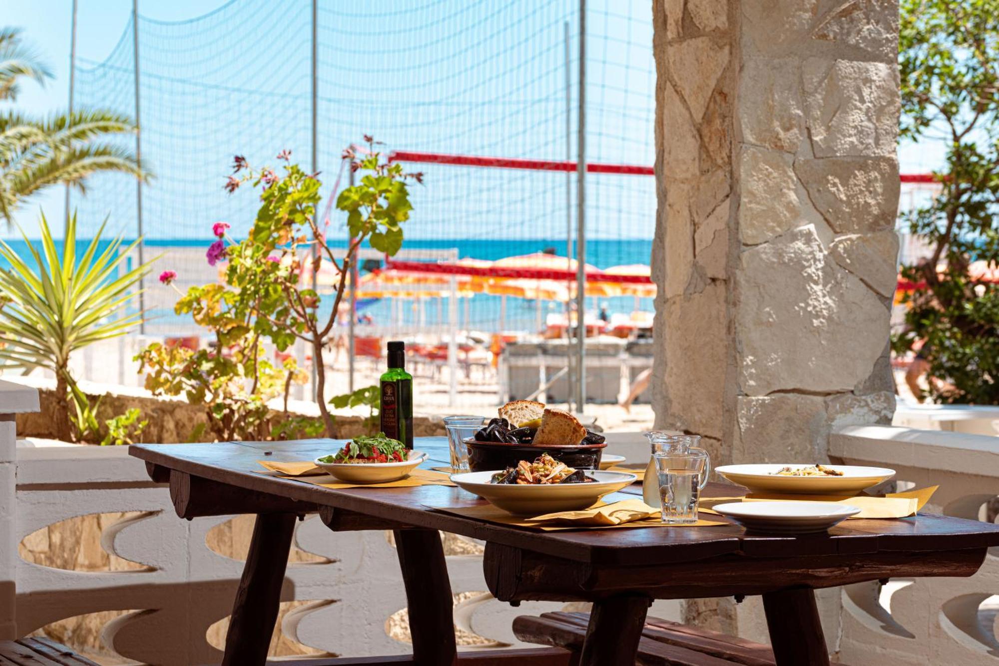 Villaggio Camping Punta Lunga Vieste Exterior photo